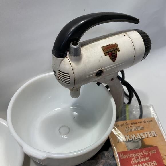 Vintage Sunbeam Automatic S Mixmaster Model 7B With Lots Of Accessories! - Picture 3 of 14